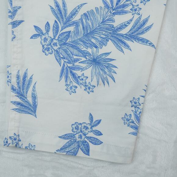 Talbots Pants Womens 2P Blue White Floral Cotton Relaxed Chino Cropped Preppy - Picture 8 of 12